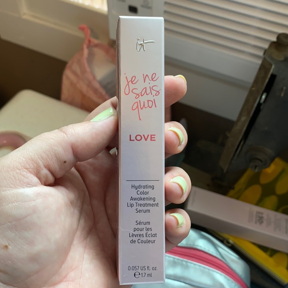 Je ne sais quoi Love lip serum